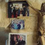 ...e soprattutto l�opera commissionatagli nel 2003 da Mikhail Gorbaciov, ex presidente dell�Unione Sovietica. La foto dell�incontro � incorniciata all�ingresso del locale assieme ad altre che ritraggono Claudio con Lucio Dalla, Pippo Baudo e Katia Ricciarelli